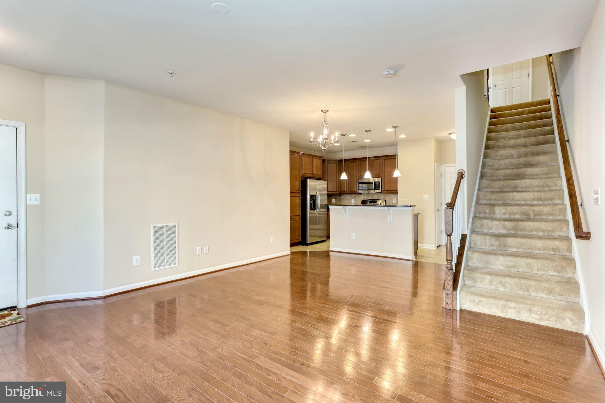 RESIDENCES AT DULLES PRK - Residential Lease