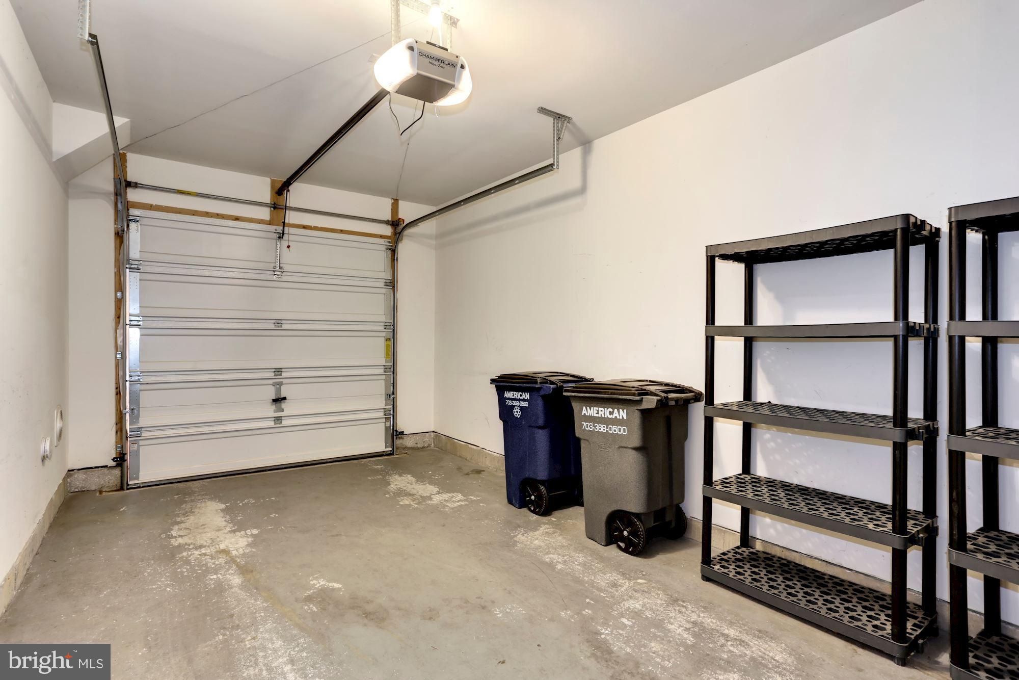 RESIDENCES AT DULLES PRK - Residential Lease