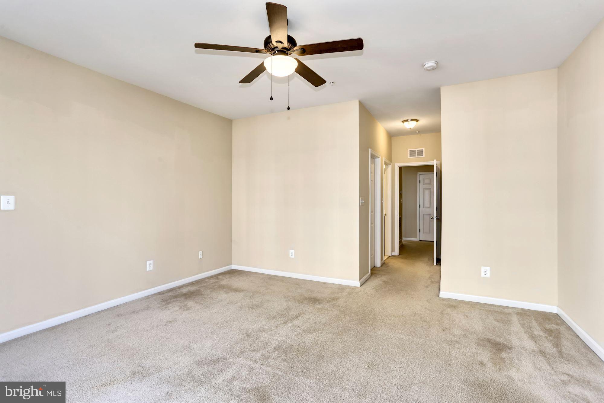 RESIDENCES AT DULLES PRK - Residential Lease