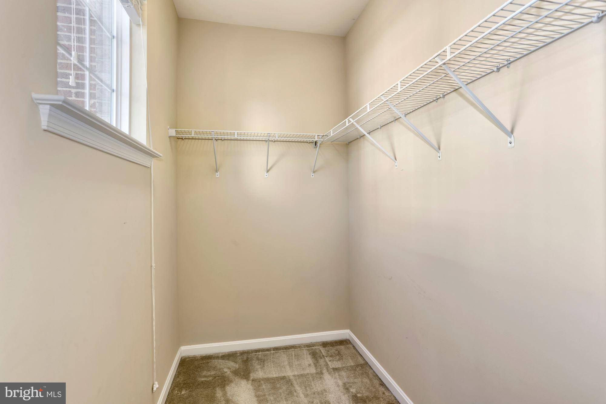 RESIDENCES AT DULLES PRK - Residential Lease