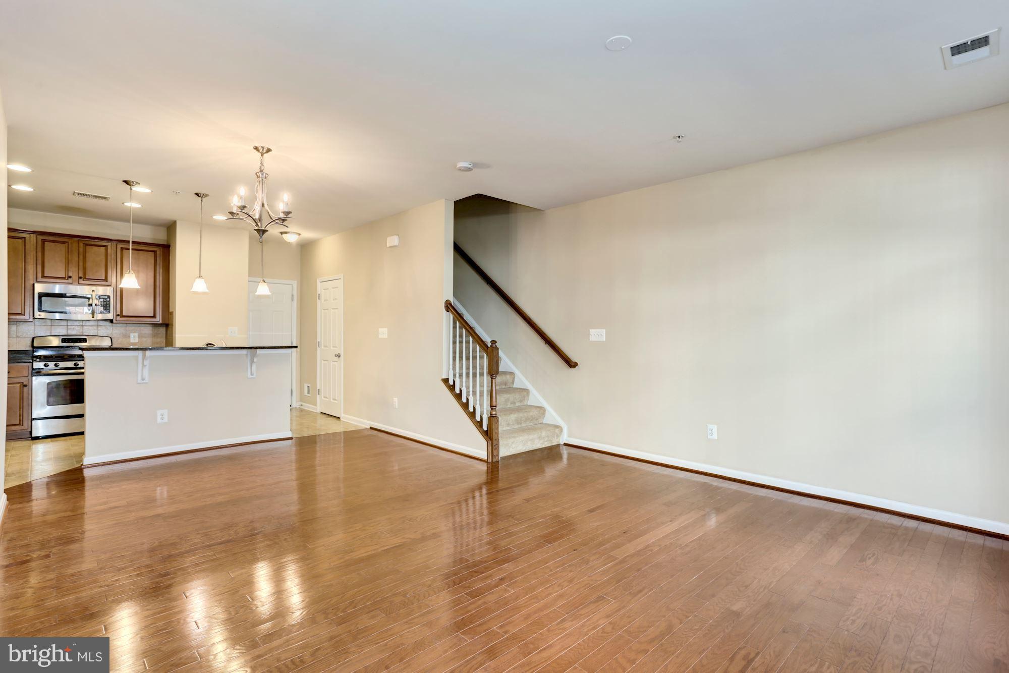 RESIDENCES AT DULLES PRK - Residential Lease