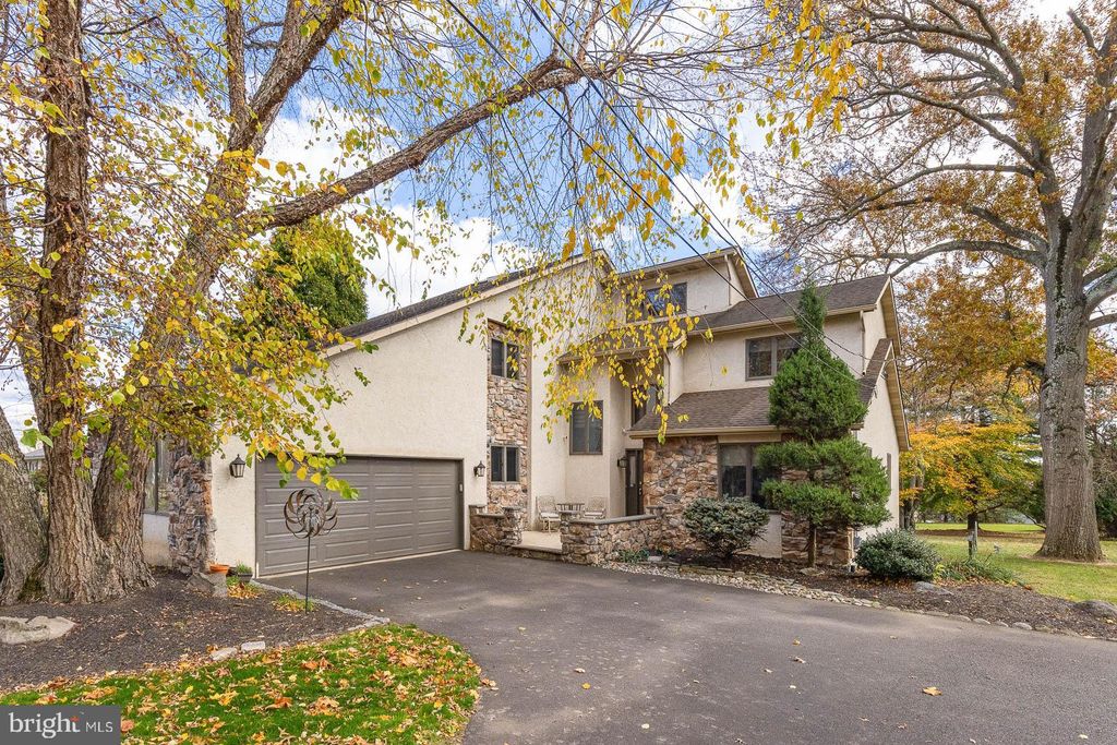 Photo of 10 Hellberg Avenue, CHALFONT, PA 18914 (MLS # PABU2108814)