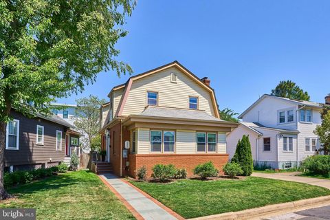 Photo of 255 N Bryan Street, ARLINGTON, VA 22201 (MLS # VAAR2072044)