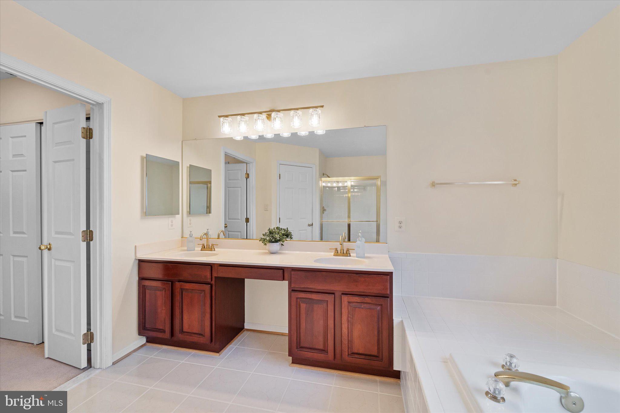 TAVISTOCK FARMS - Residential