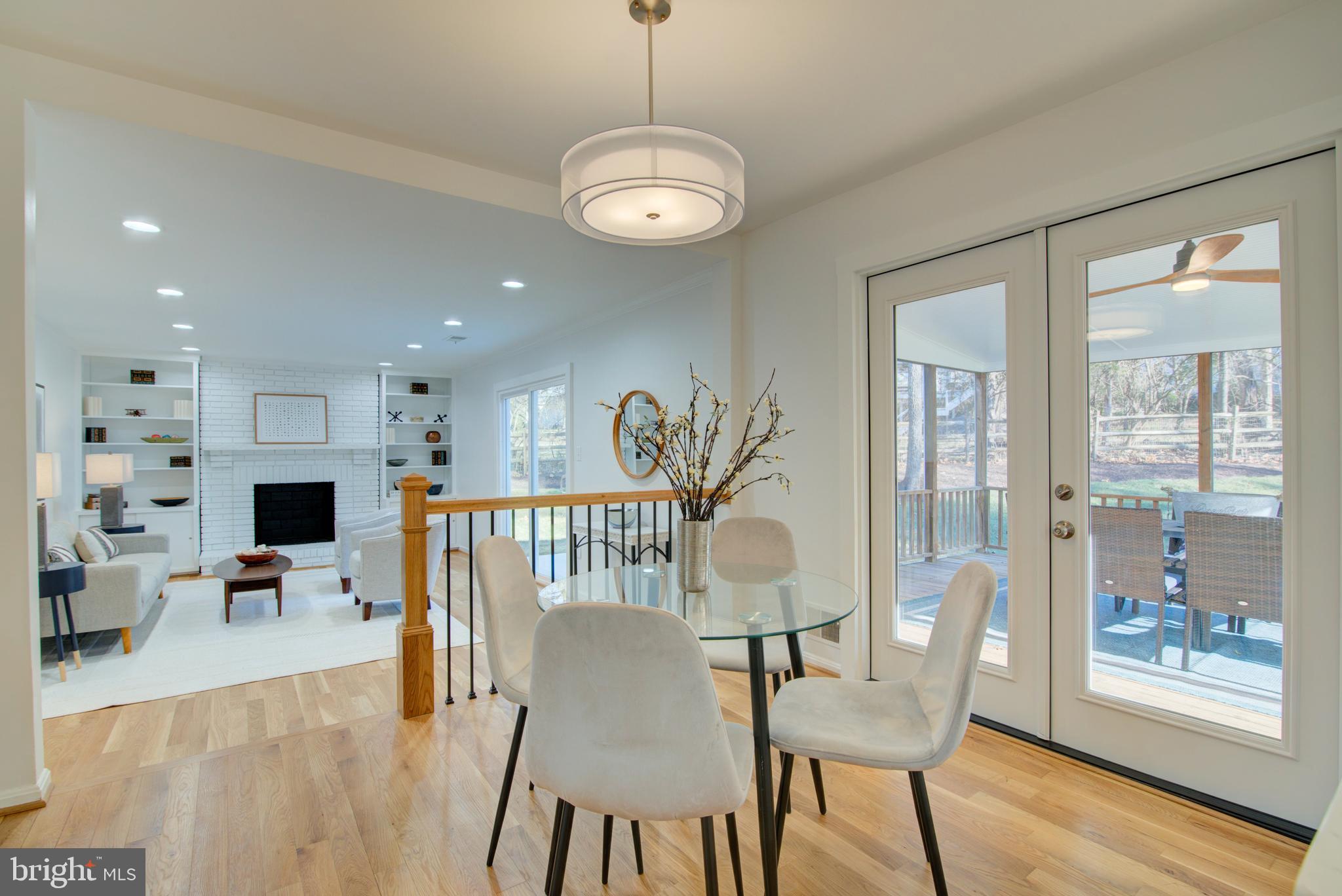 HOLLY KNOLL - Residential