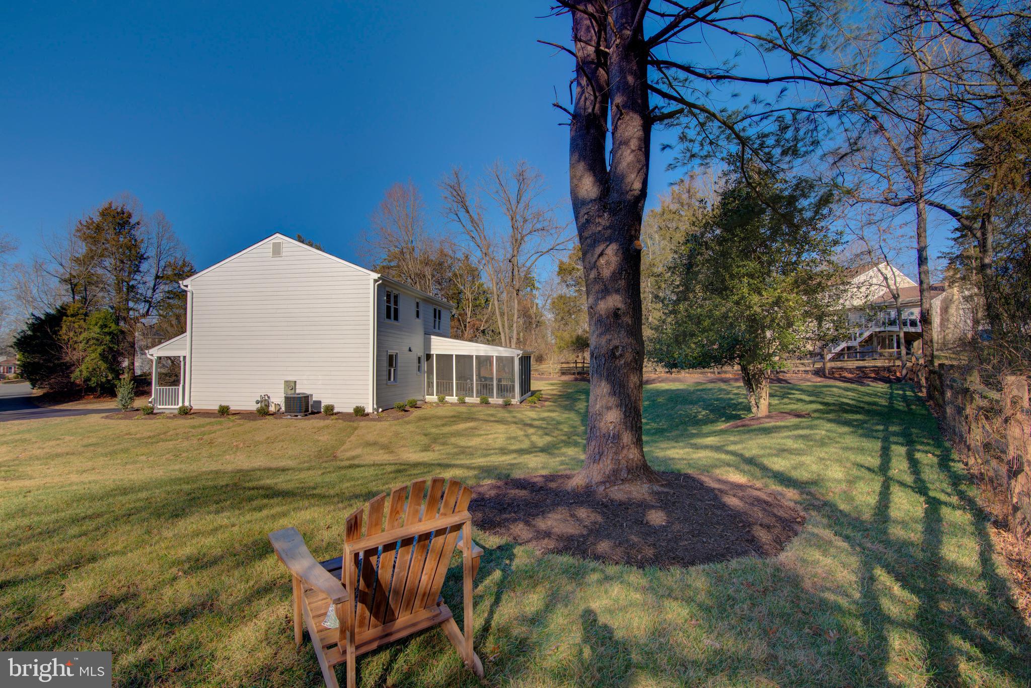 HOLLY KNOLL - Residential