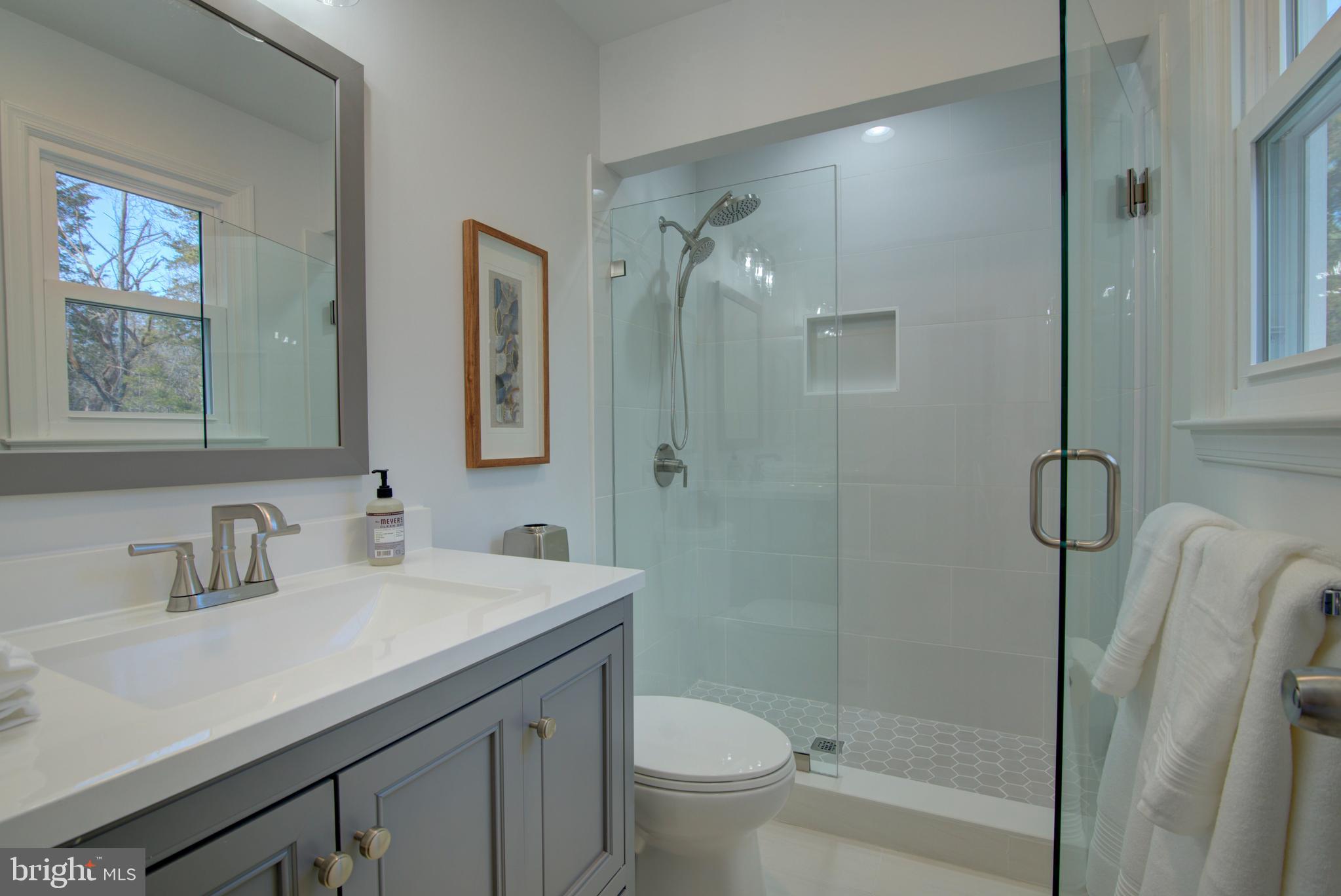 HOLLY KNOLL - Residential