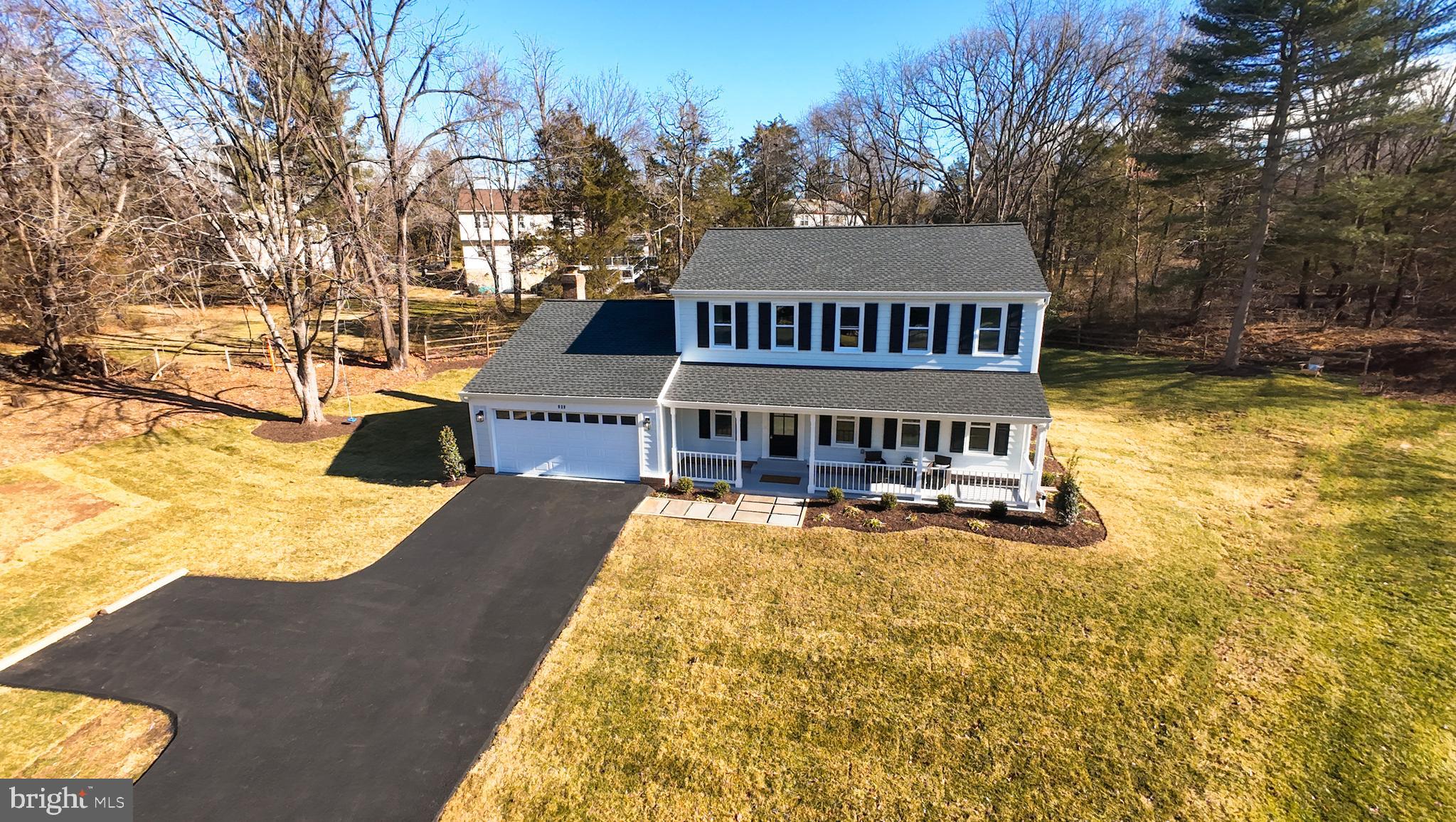 HOLLY KNOLL - Residential