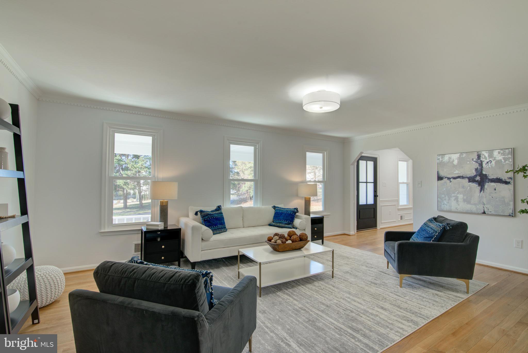 HOLLY KNOLL - Residential