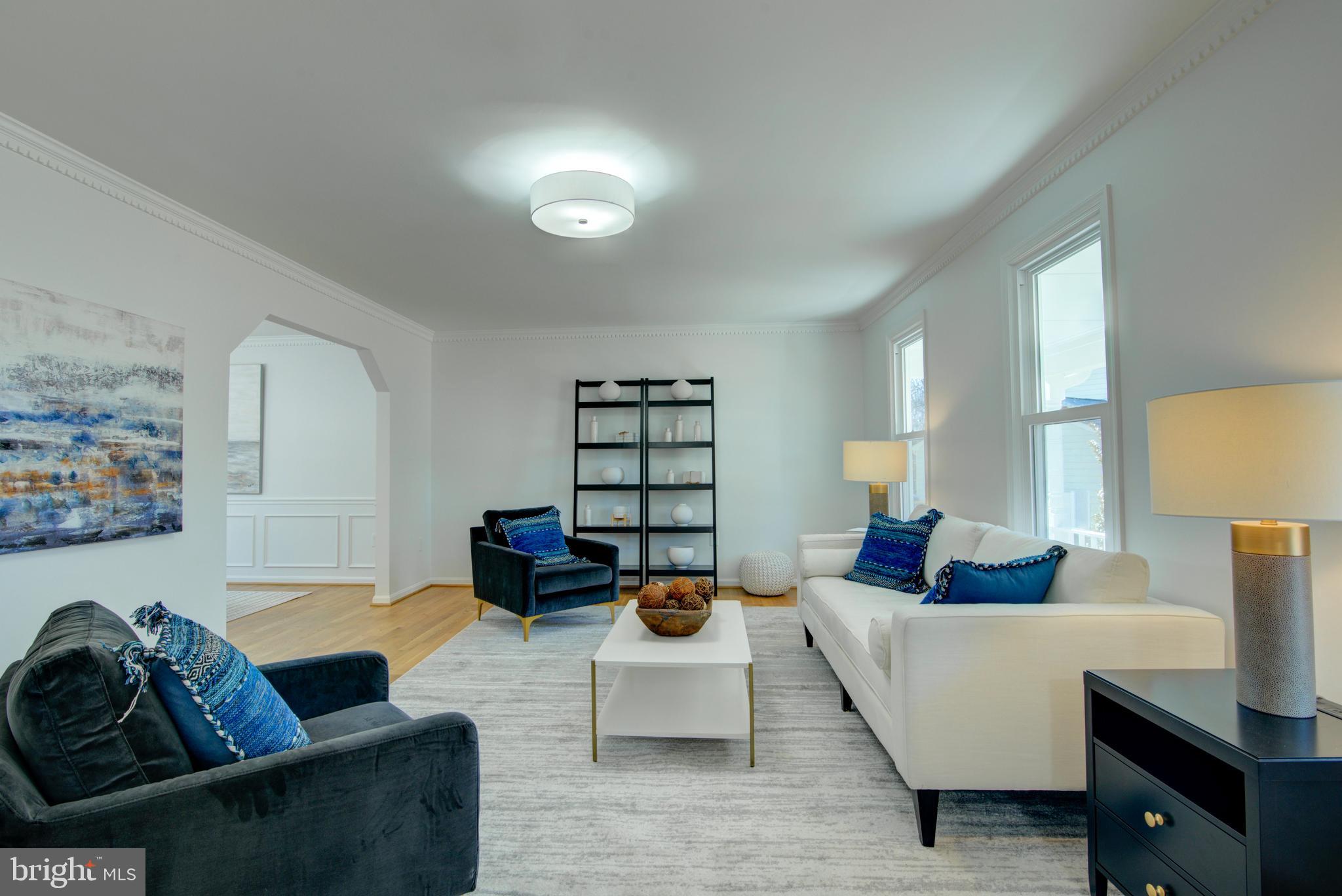 HOLLY KNOLL - Residential