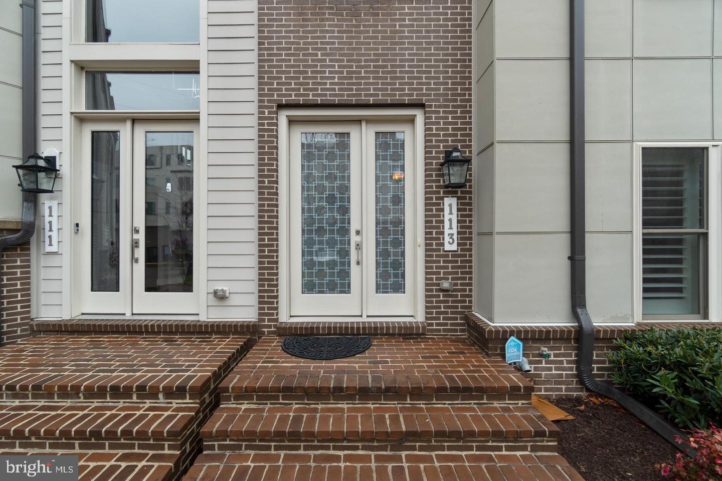 113 DYER CT.