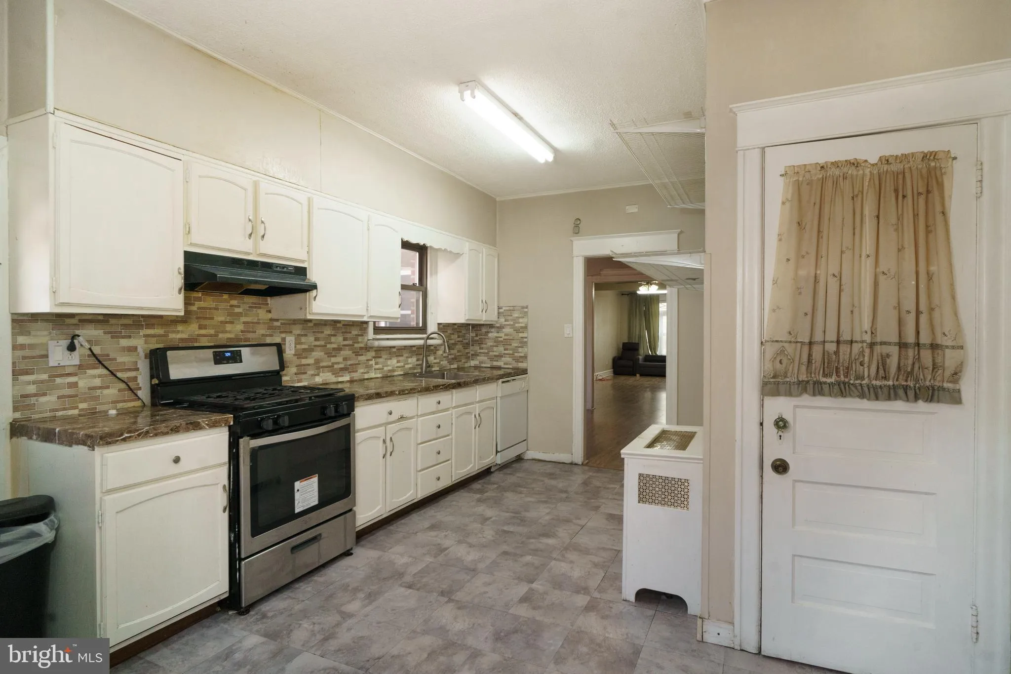 Philadelphia, Pennsylvania 19136, United States, 3 Bedrooms Bedrooms, ,2 BathroomsBathrooms,Residential,Pending,117219