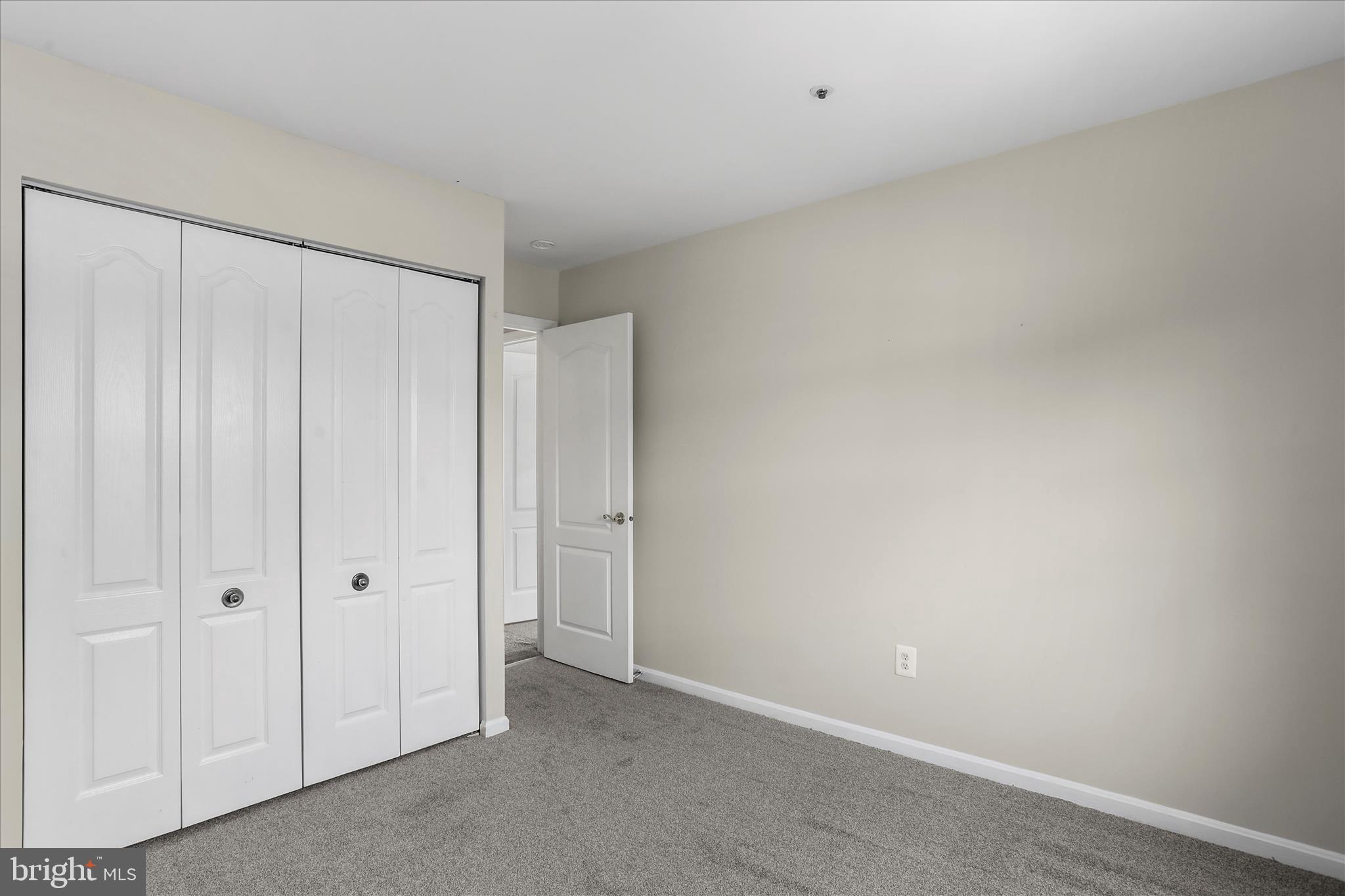 VILLAGE OF MONTGOMERY RUN - Residential