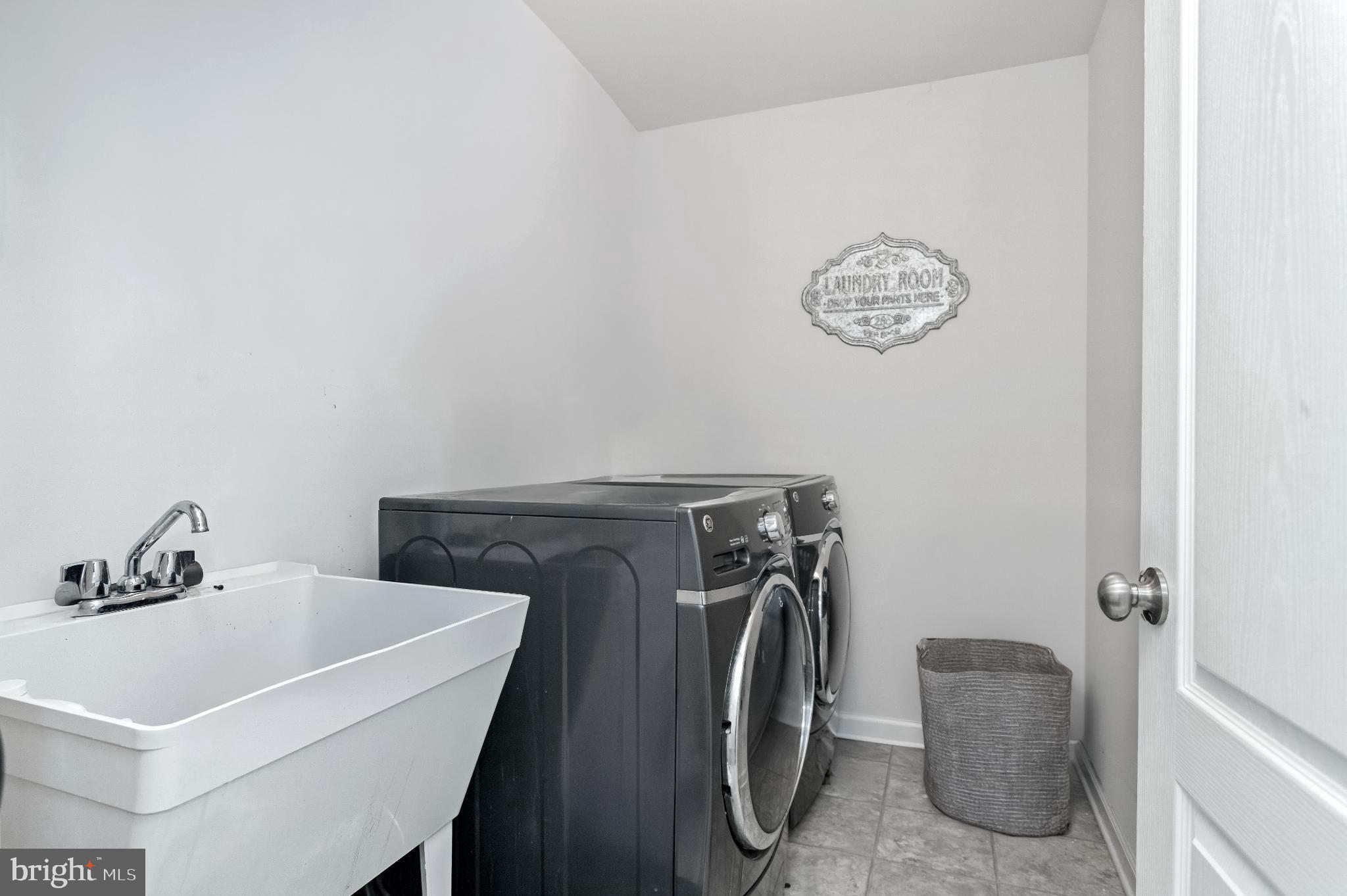 COURTLAND PARK - Residential