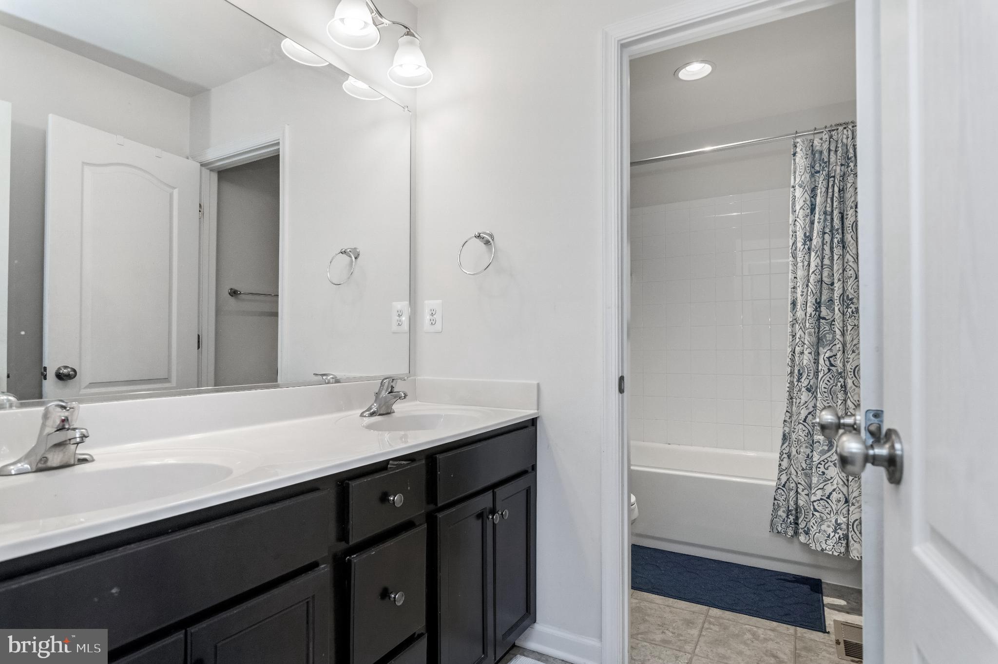 COURTLAND PARK - Residential