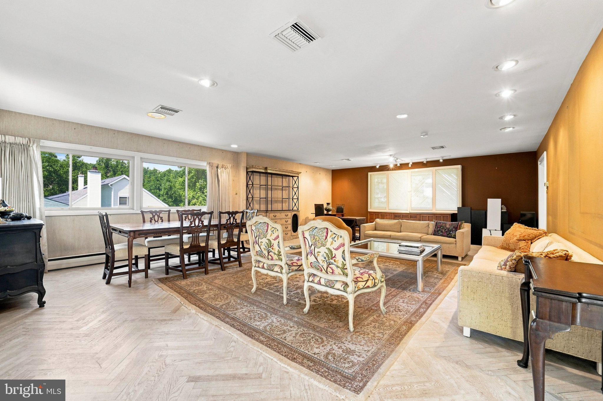 1200 PHEASANT ROAD