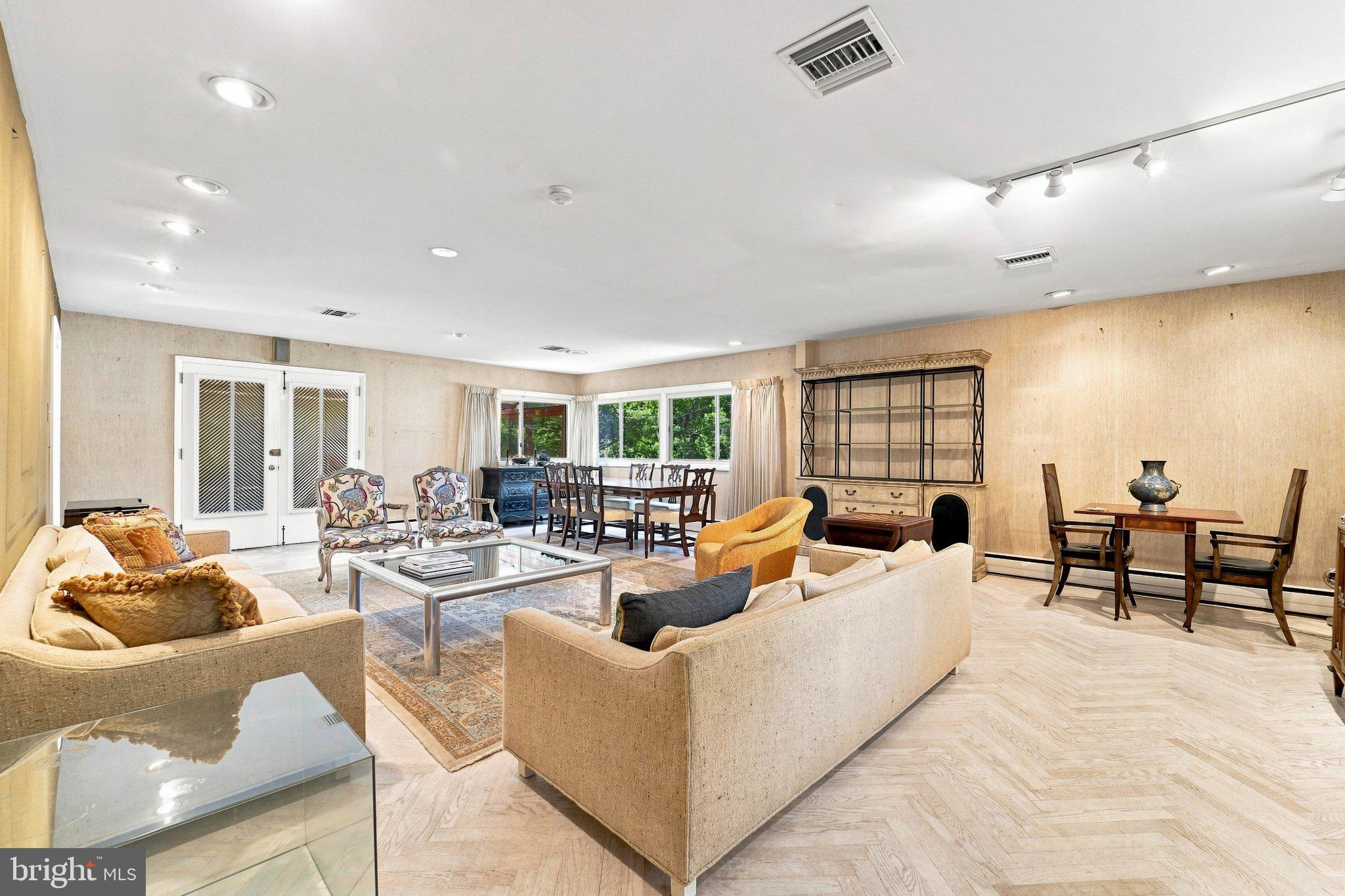 1200 PHEASANT ROAD