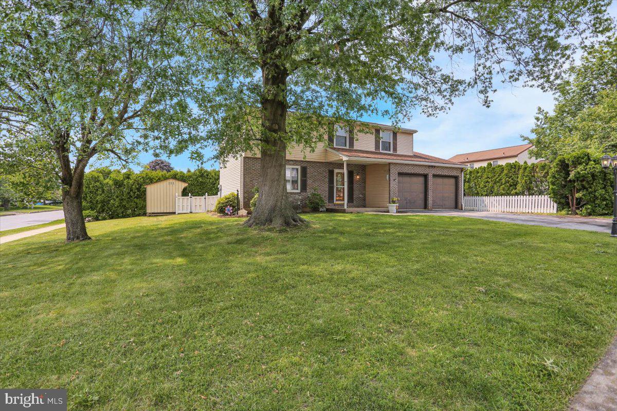 913 HEARTHSTONE LANE