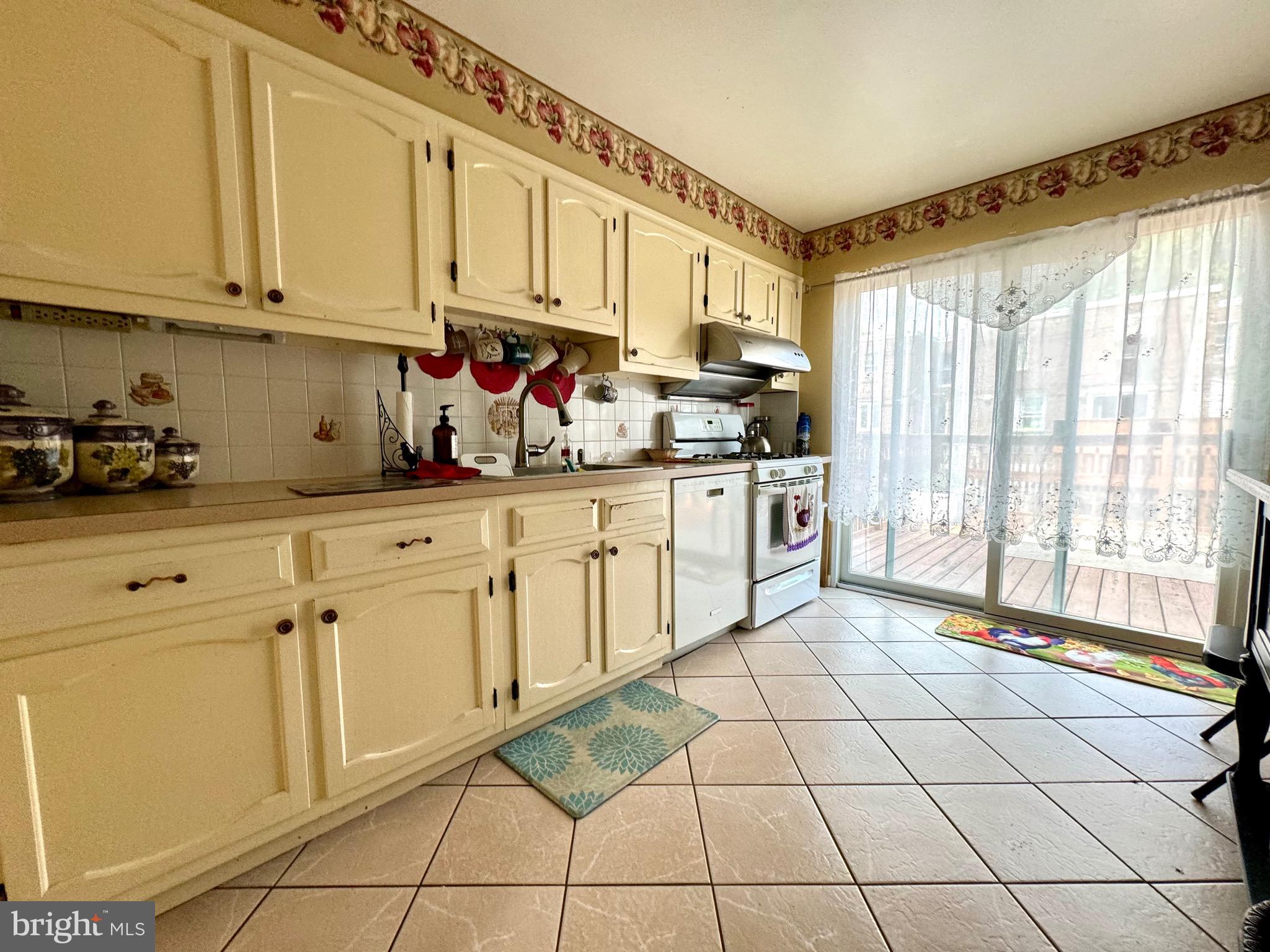 MAYFAIR - Residential