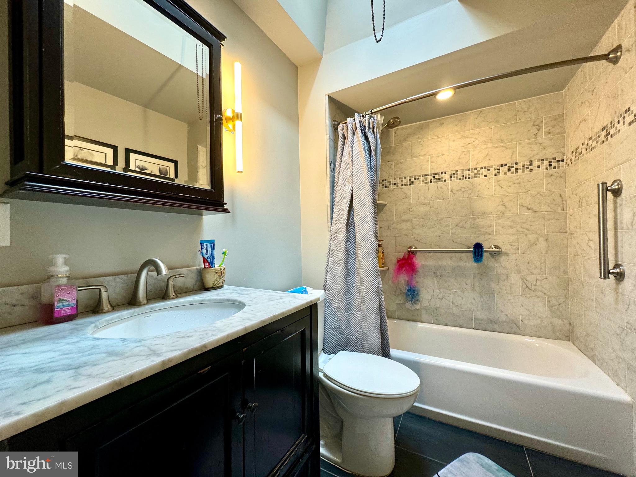 MAYFAIR - Residential