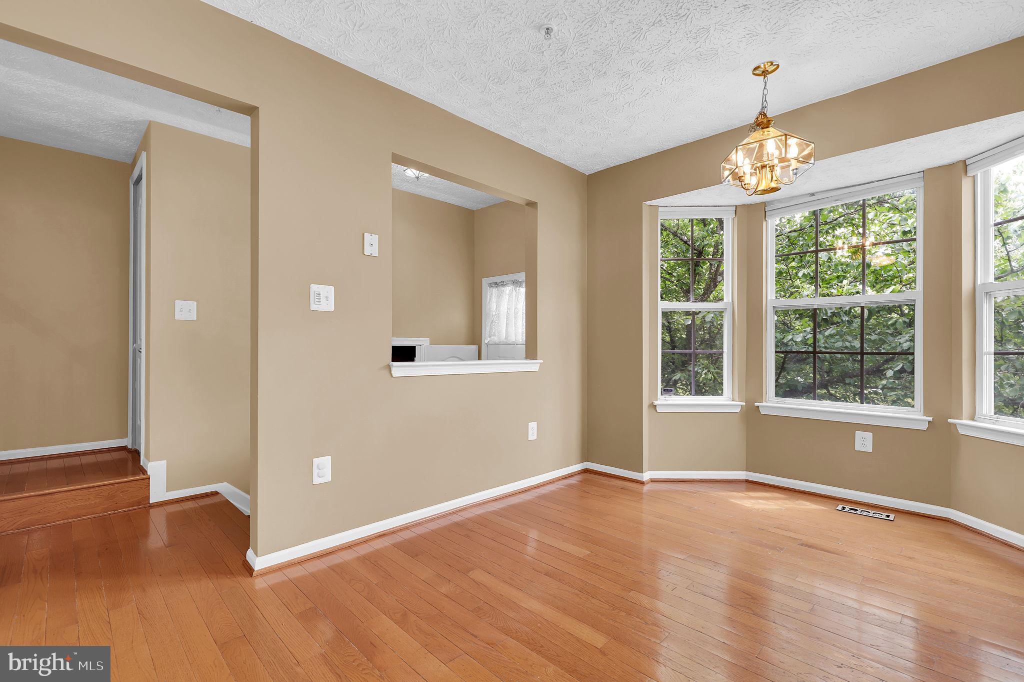 3310 HONEY BEE COURT
