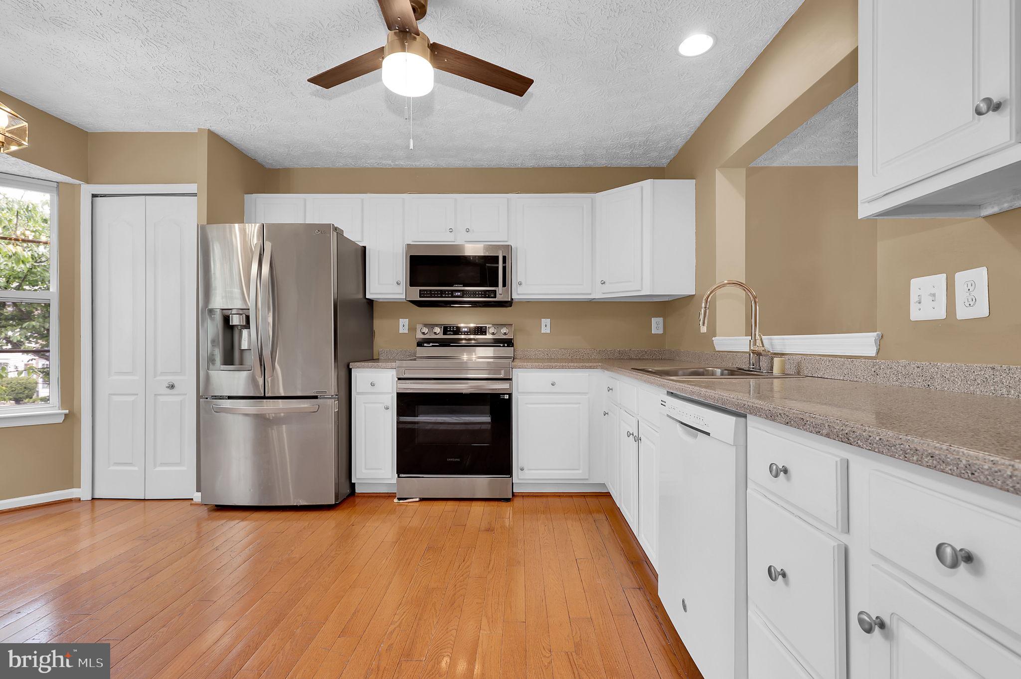 3310 HONEY BEE COURT