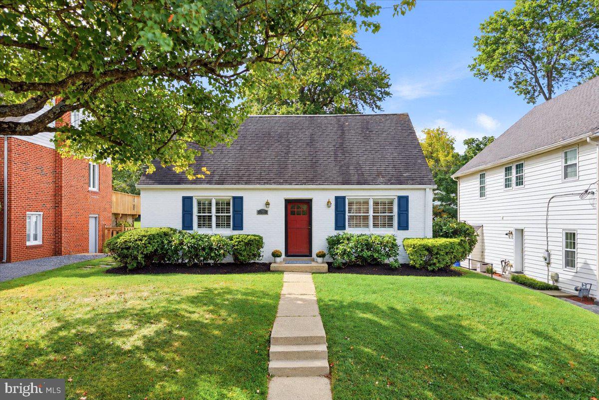 4214 MATTHEWS LANE