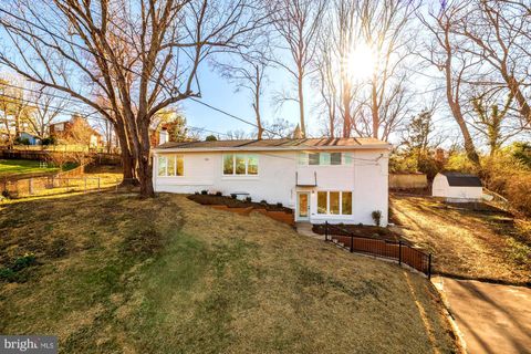 Photo of 5512 Fiske Place, ALEXANDRIA, VA 22312 (MLS # VAFX2296218)