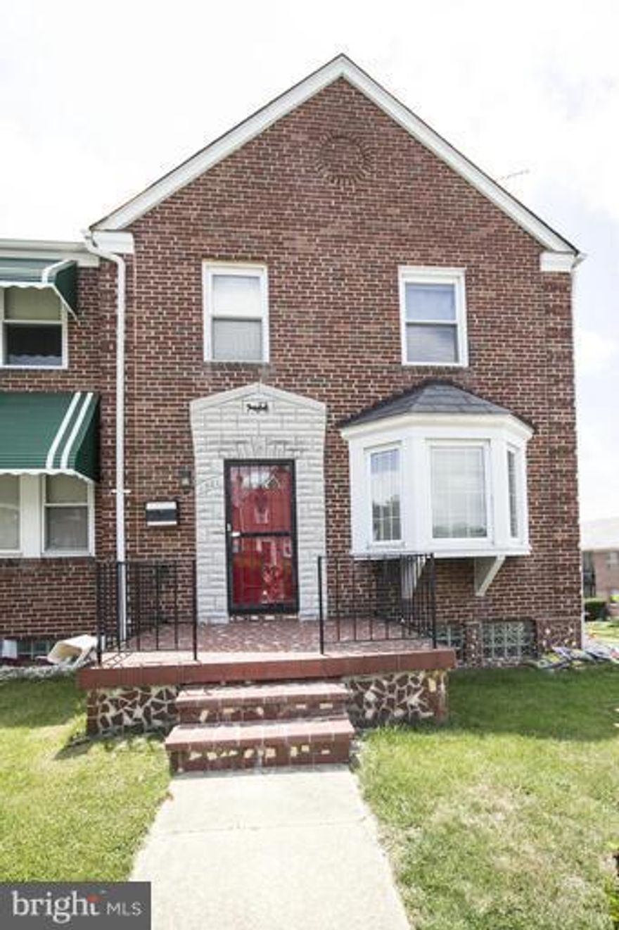 Beautiful end unit property that features a fire place in the living room, hardwood floors throughout, an newer stainless steel appliances with a finished walkout basement and completely fenced in back yard. AMA.