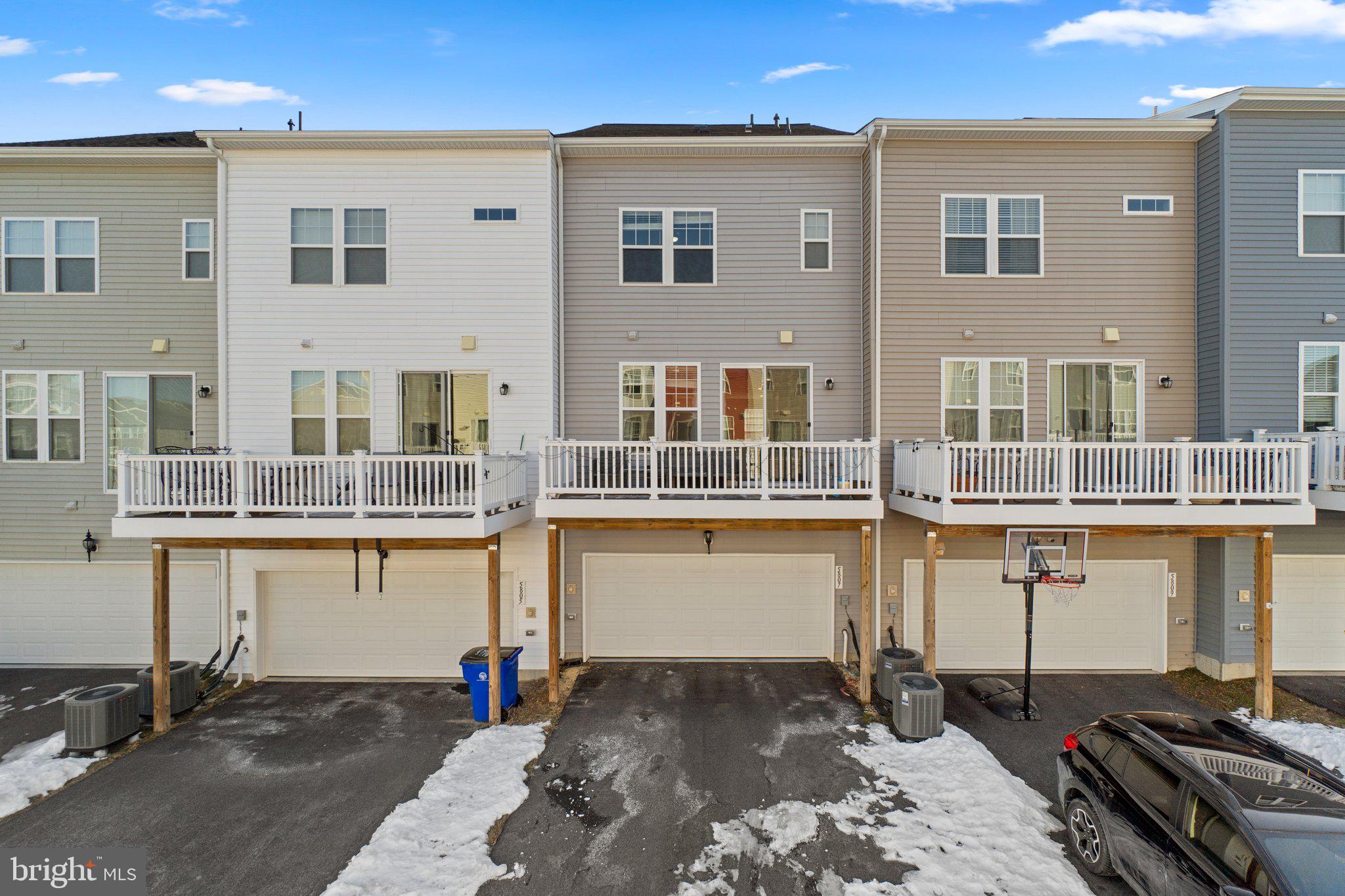 TALLYN RIDGE - Residential