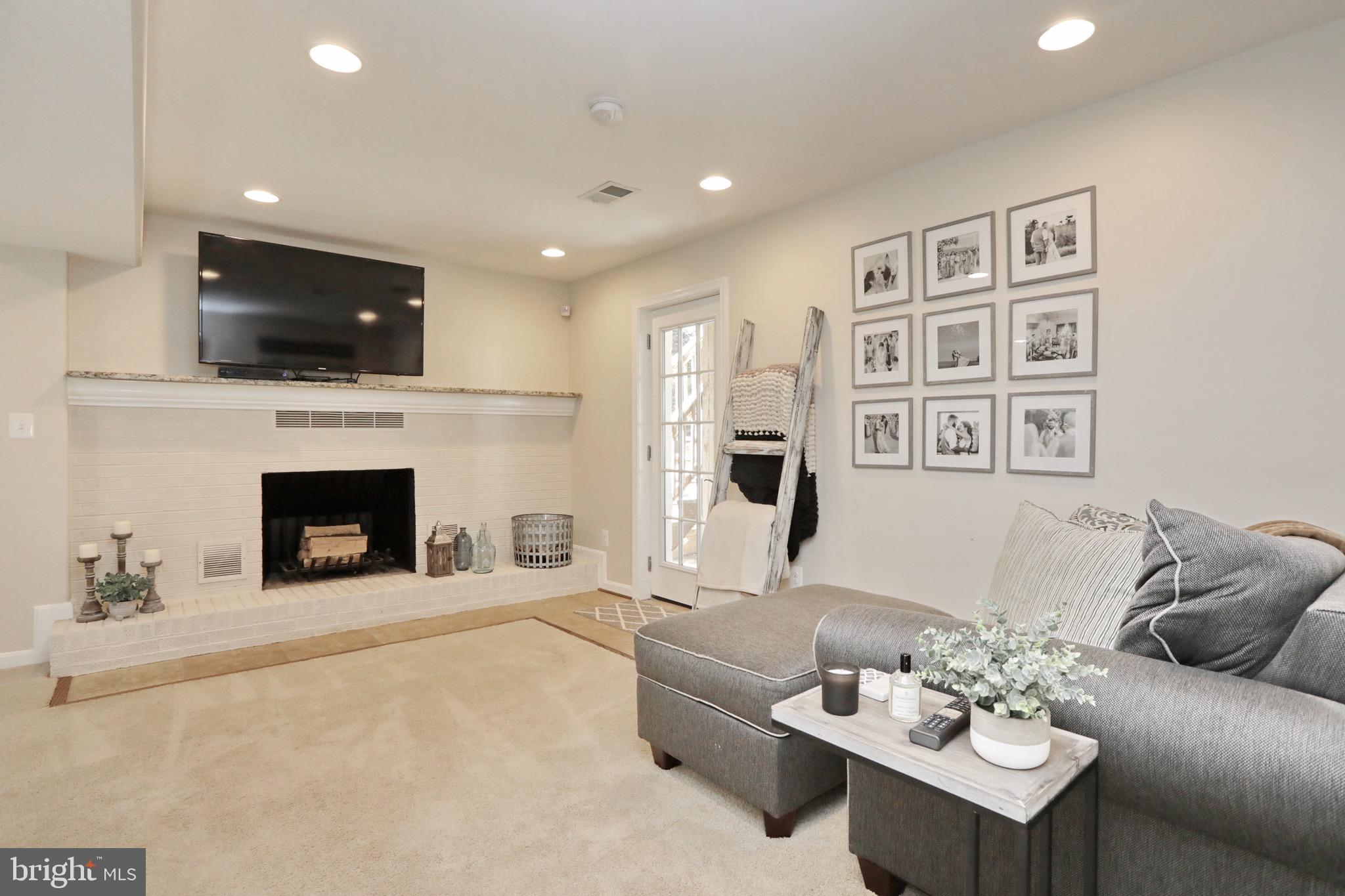 RUSTIC HILLS - Residential