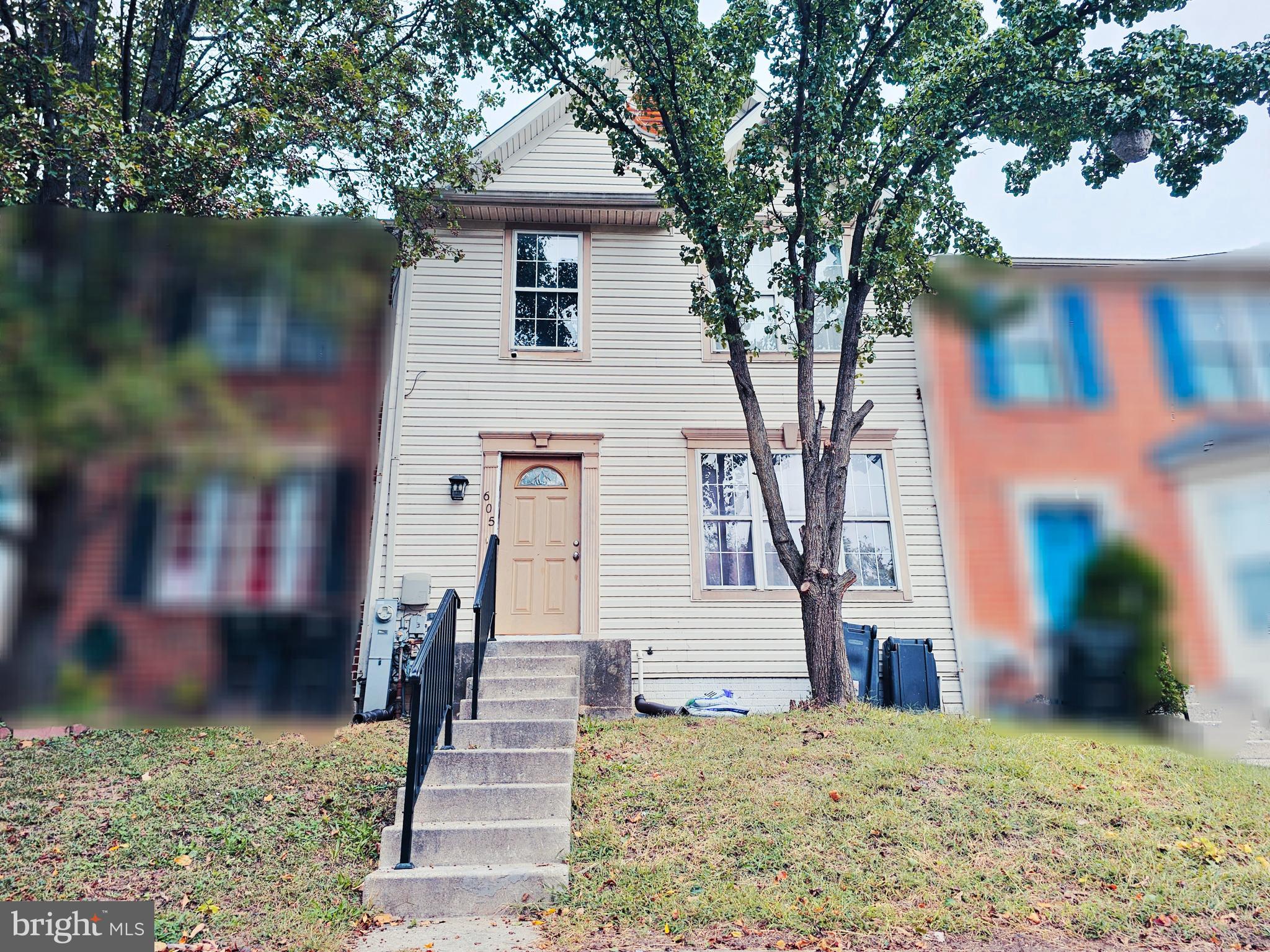 BOSTON COURTS - Residential