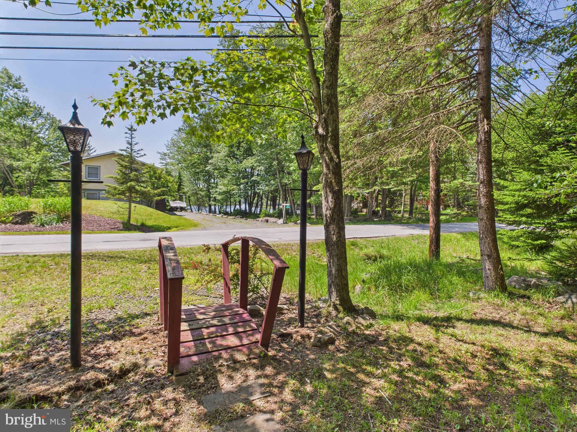 ARROWHEAD LAKE - Residential