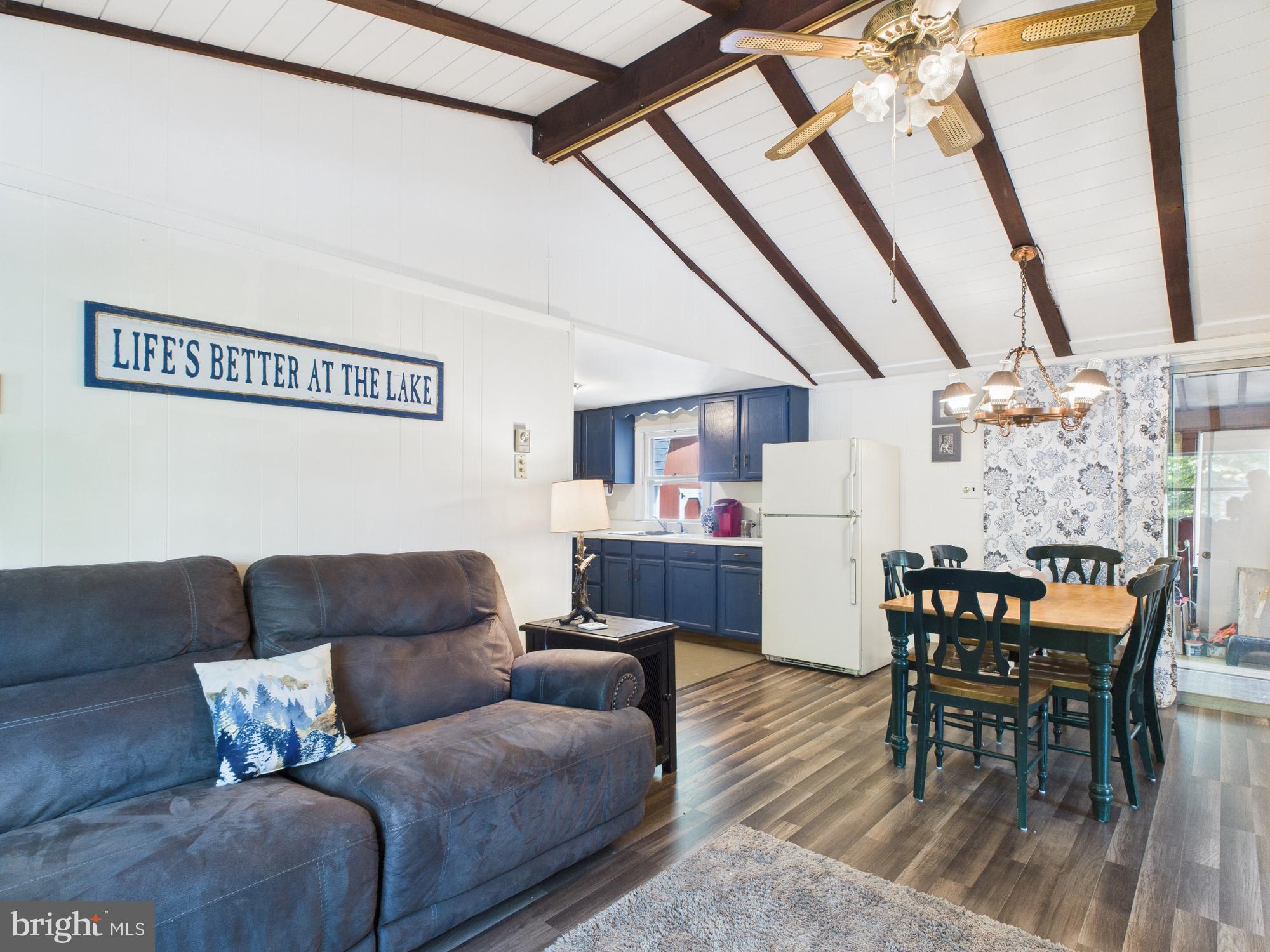 ARROWHEAD LAKE - Residential