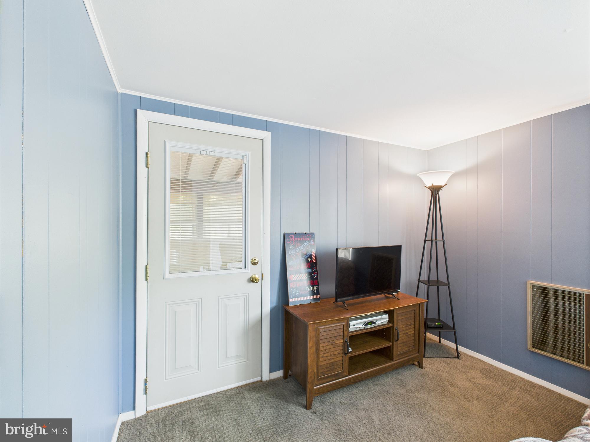 ARROWHEAD LAKE - Residential