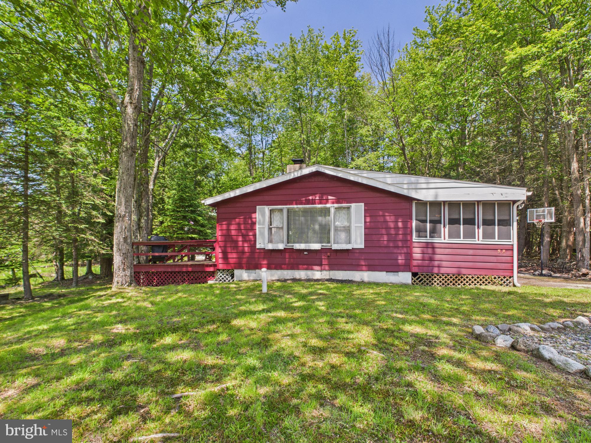 ARROWHEAD LAKE - Residential