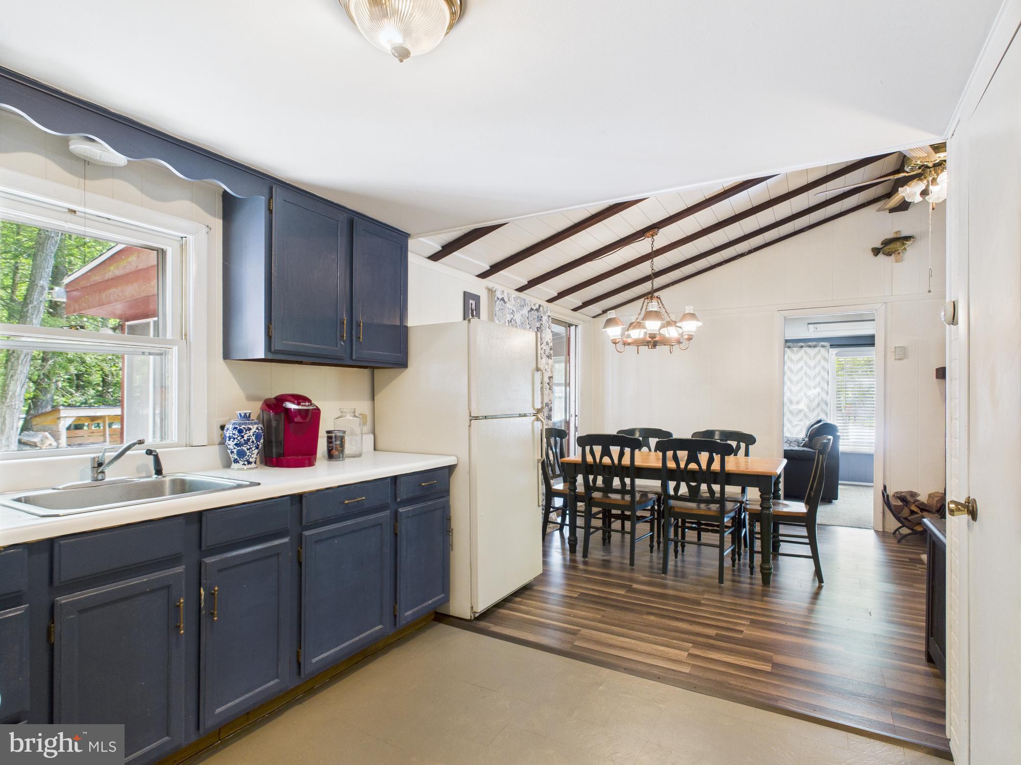 ARROWHEAD LAKE - Residential