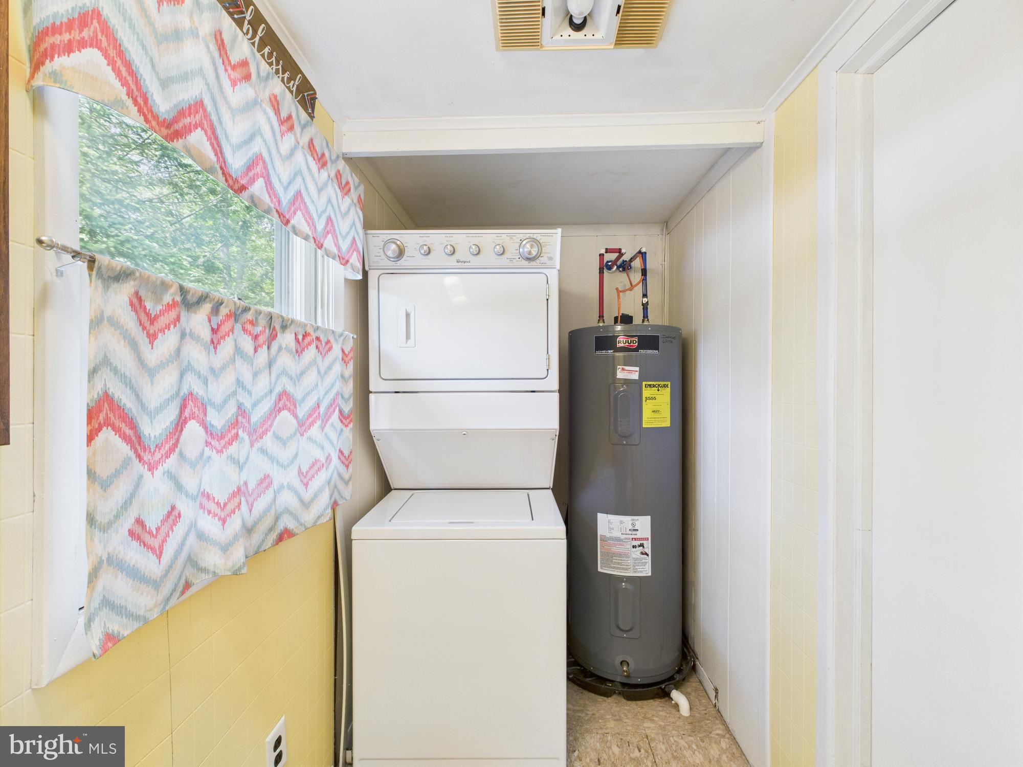 ARROWHEAD LAKE - Residential