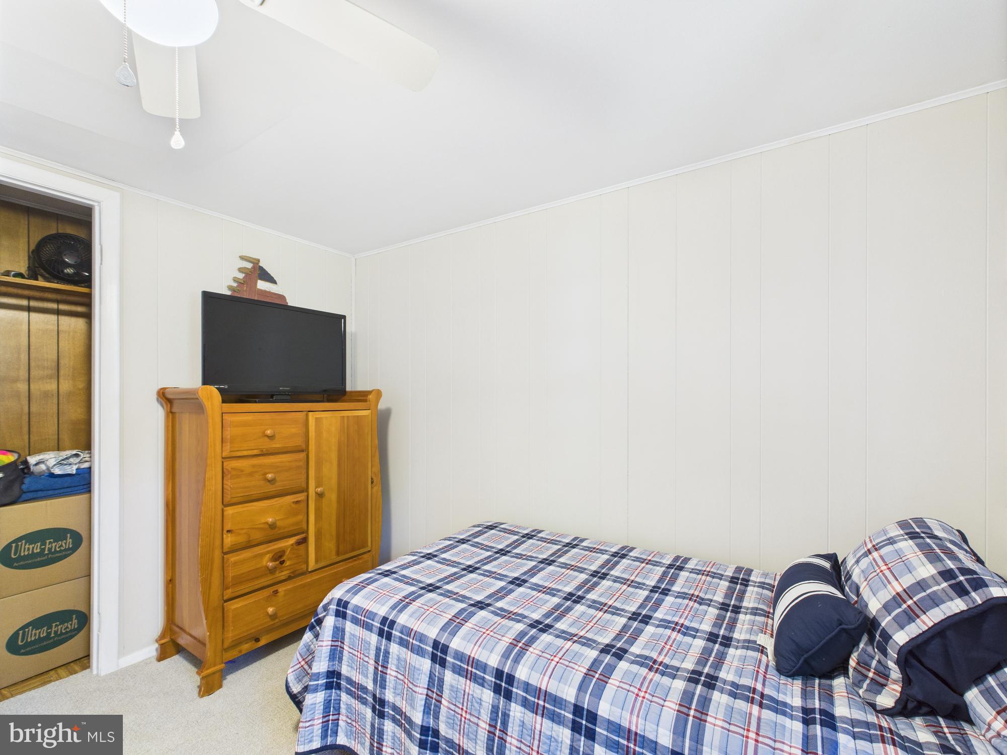 ARROWHEAD LAKE - Residential