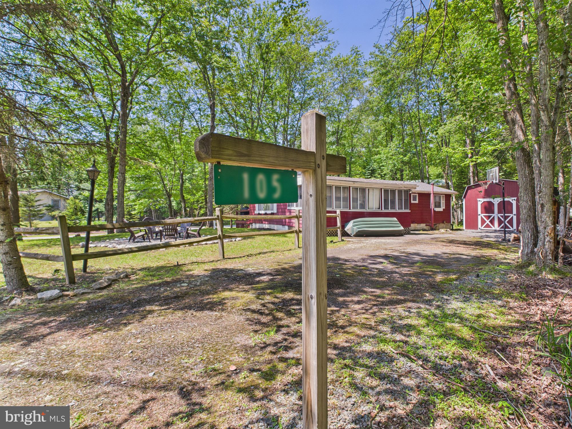 ARROWHEAD LAKE - Residential