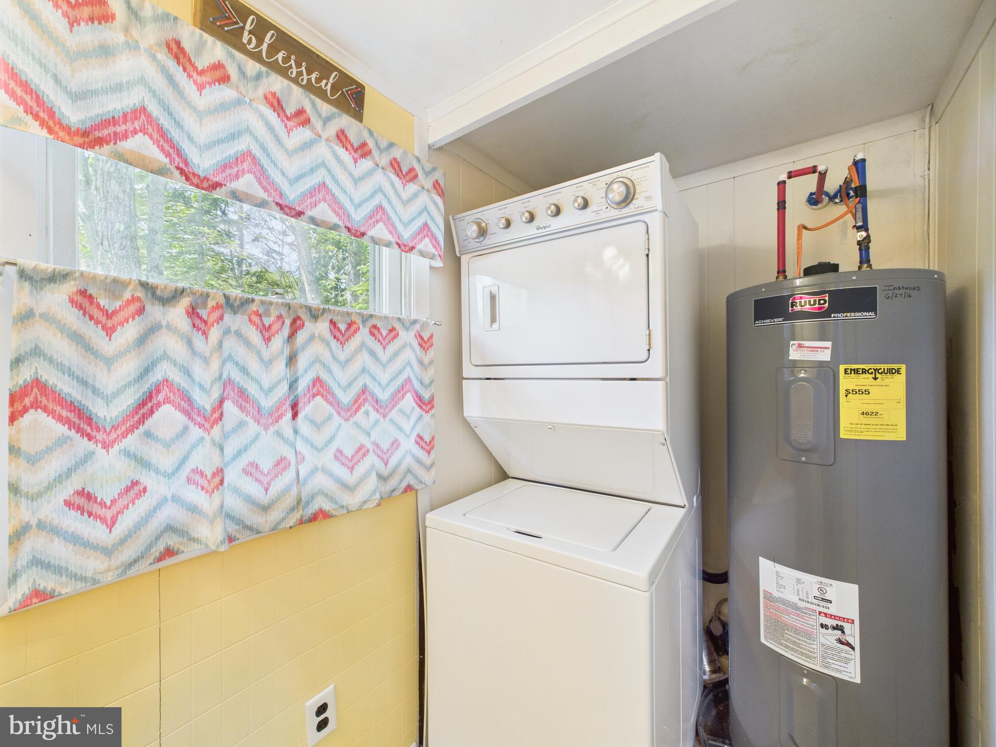 ARROWHEAD LAKE - Residential