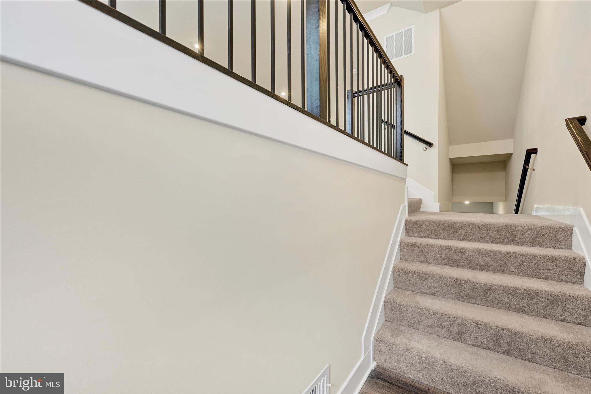 206 BIRDIE COURT