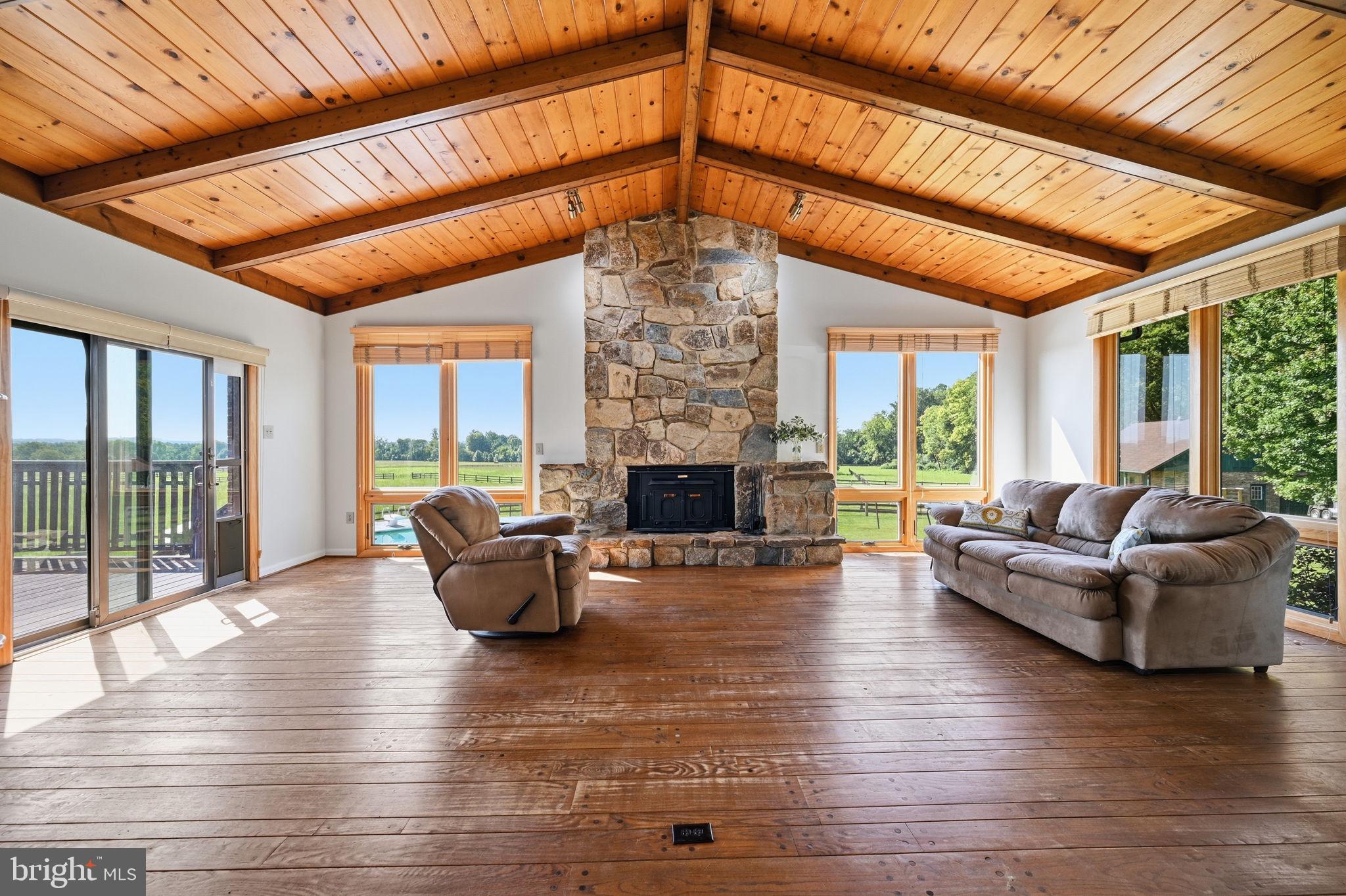 42243 SUGARLOAF VIEW LANE