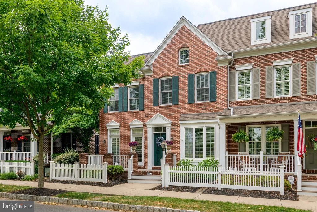 Photo of 1294 VICKERY LN, LANCASTER, PA 17601 (MLS # PALA2035874)