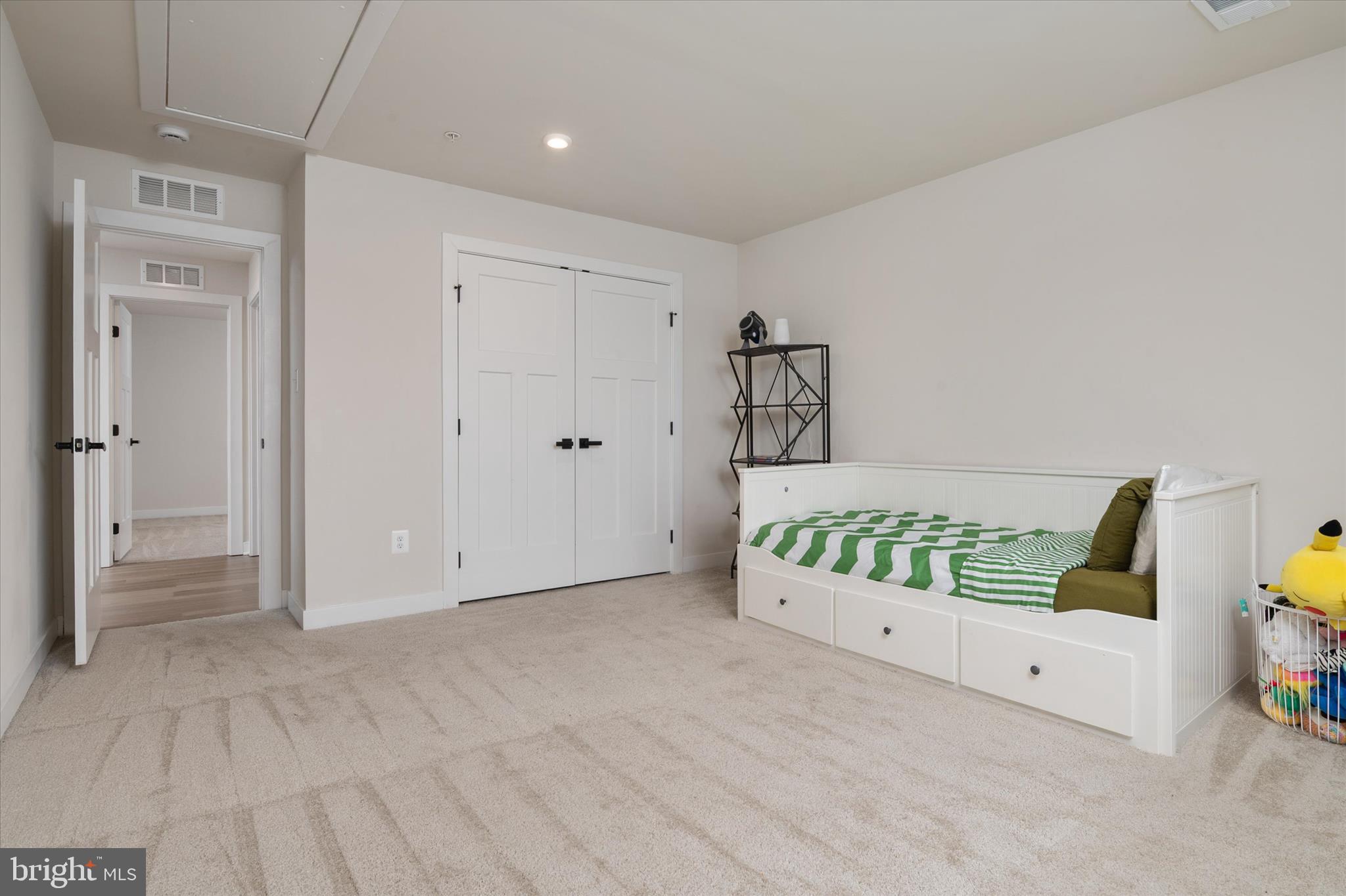 TWO RIVERS - Residential