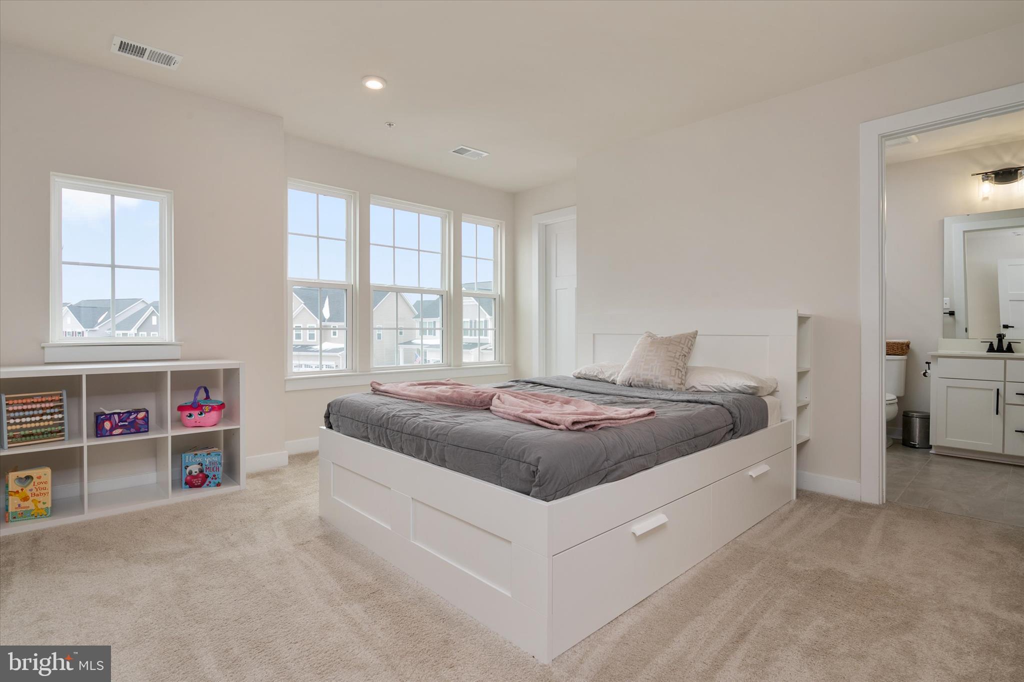 TWO RIVERS - Residential