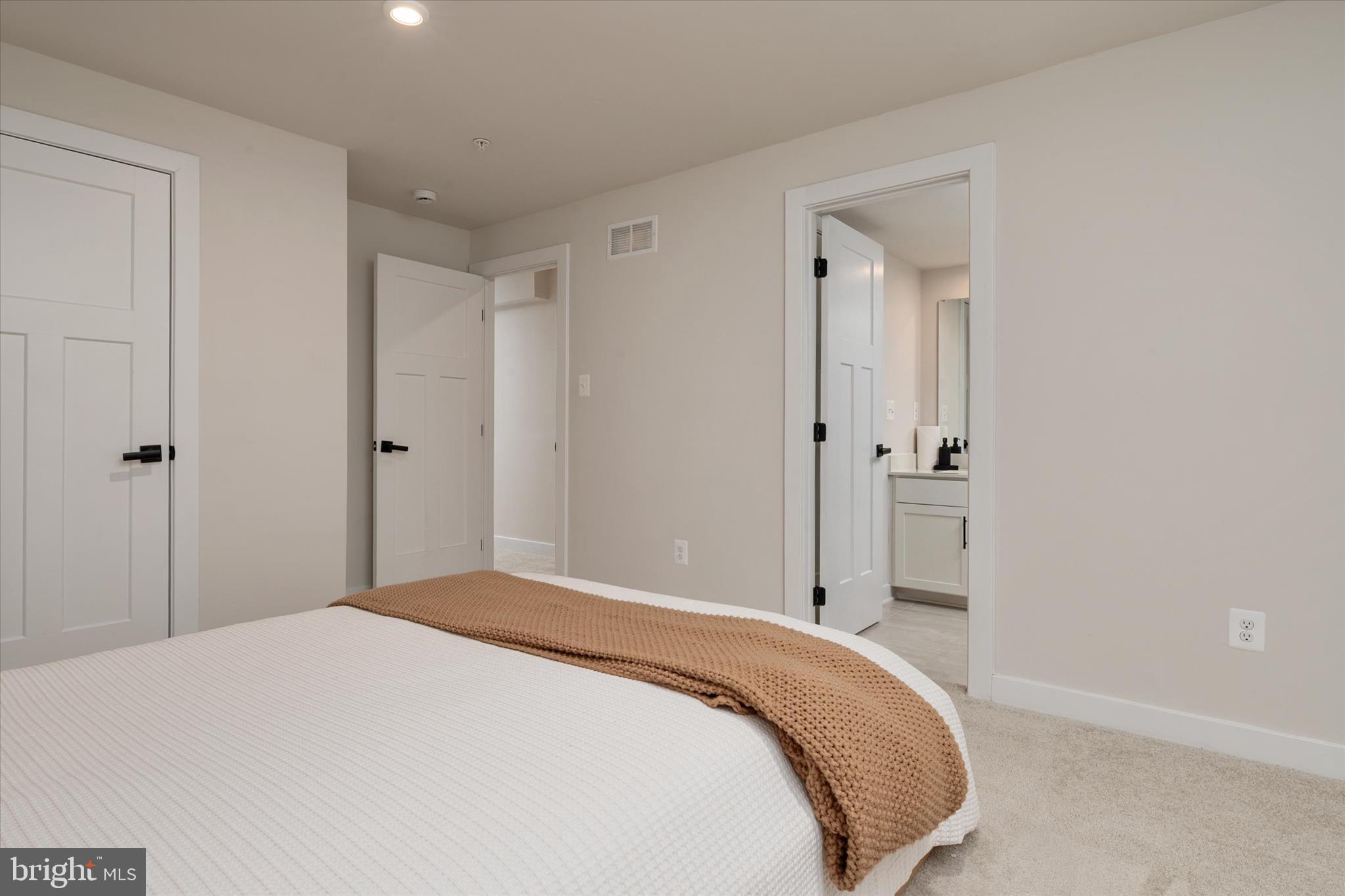 TWO RIVERS - Residential