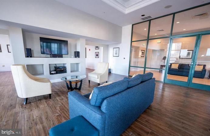 INNER HARBOR - Residential Lease