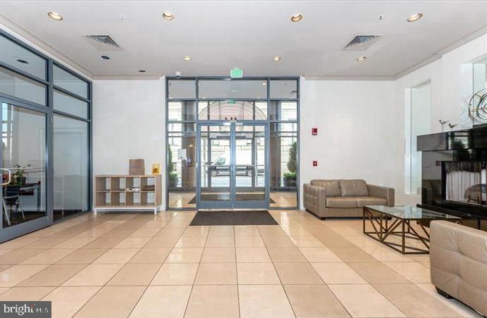 INNER HARBOR - Residential Lease