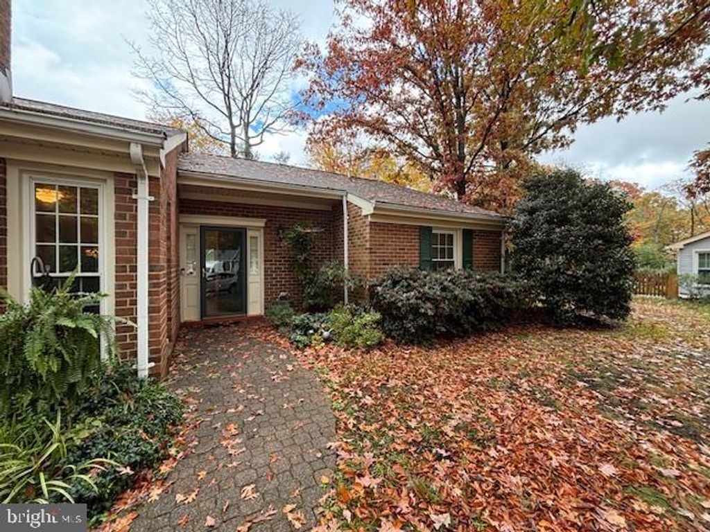 Photo of 2612 Quiet Water Cove #24, ANNAPOLIS, MD 21401 (MLS # MDAA2130328)